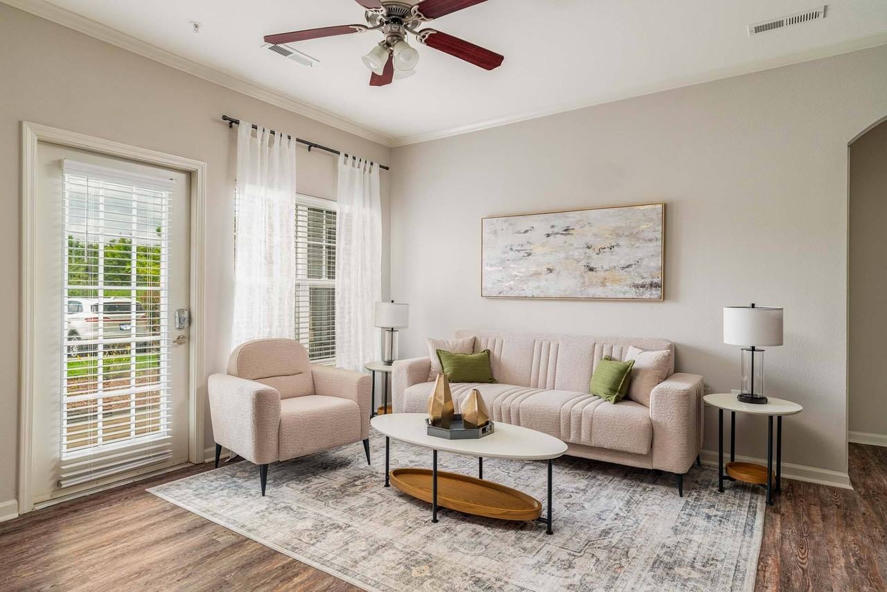 Vintage Creekwood Park Apartments - Photo 6 of 35