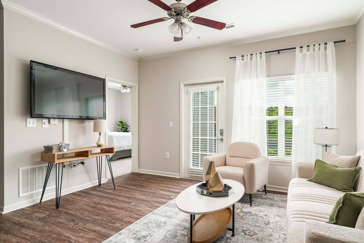 Vintage Creekwood Park Apartments - Photo 7 of 35