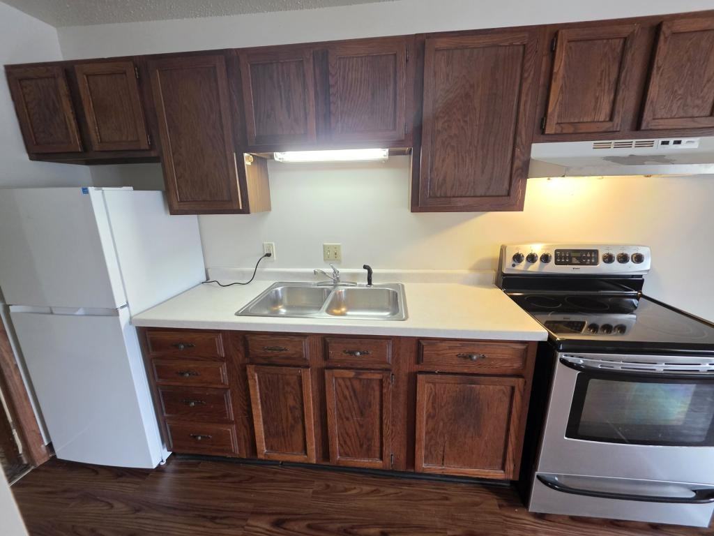 201 W South Railroad St #203 - Photo 3 of 13
