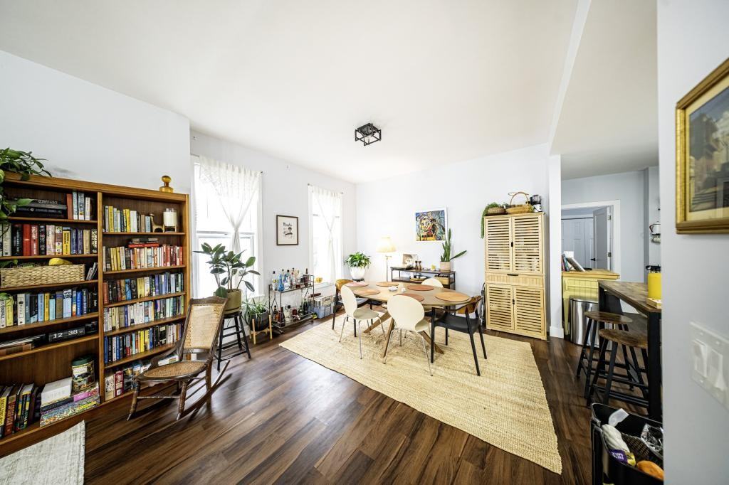 930 N Richmond St ## 1r - Photo 2 of 10