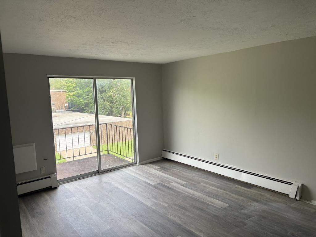 20008 Clare Ave - Photo 3 of 6
