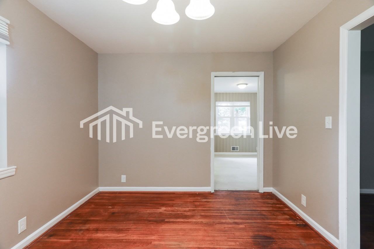 636 Blanton Ln - Photo 4 of 14