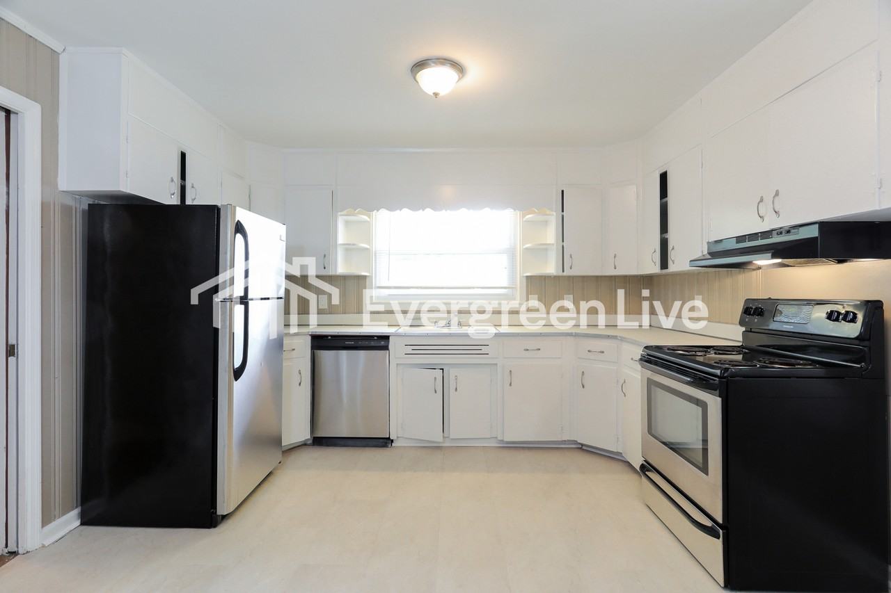 636 Blanton Ln - Photo 6 of 14