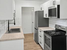featured image of 122 18th St E