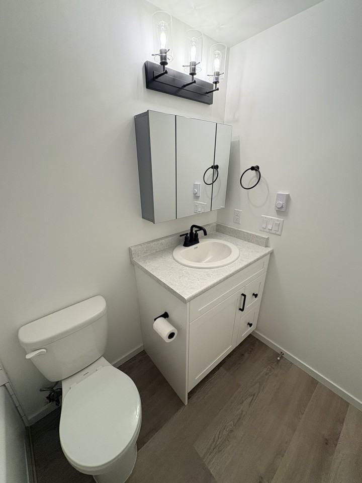 CASA DEL MAR APARTMENTS - Photo 3 of 36