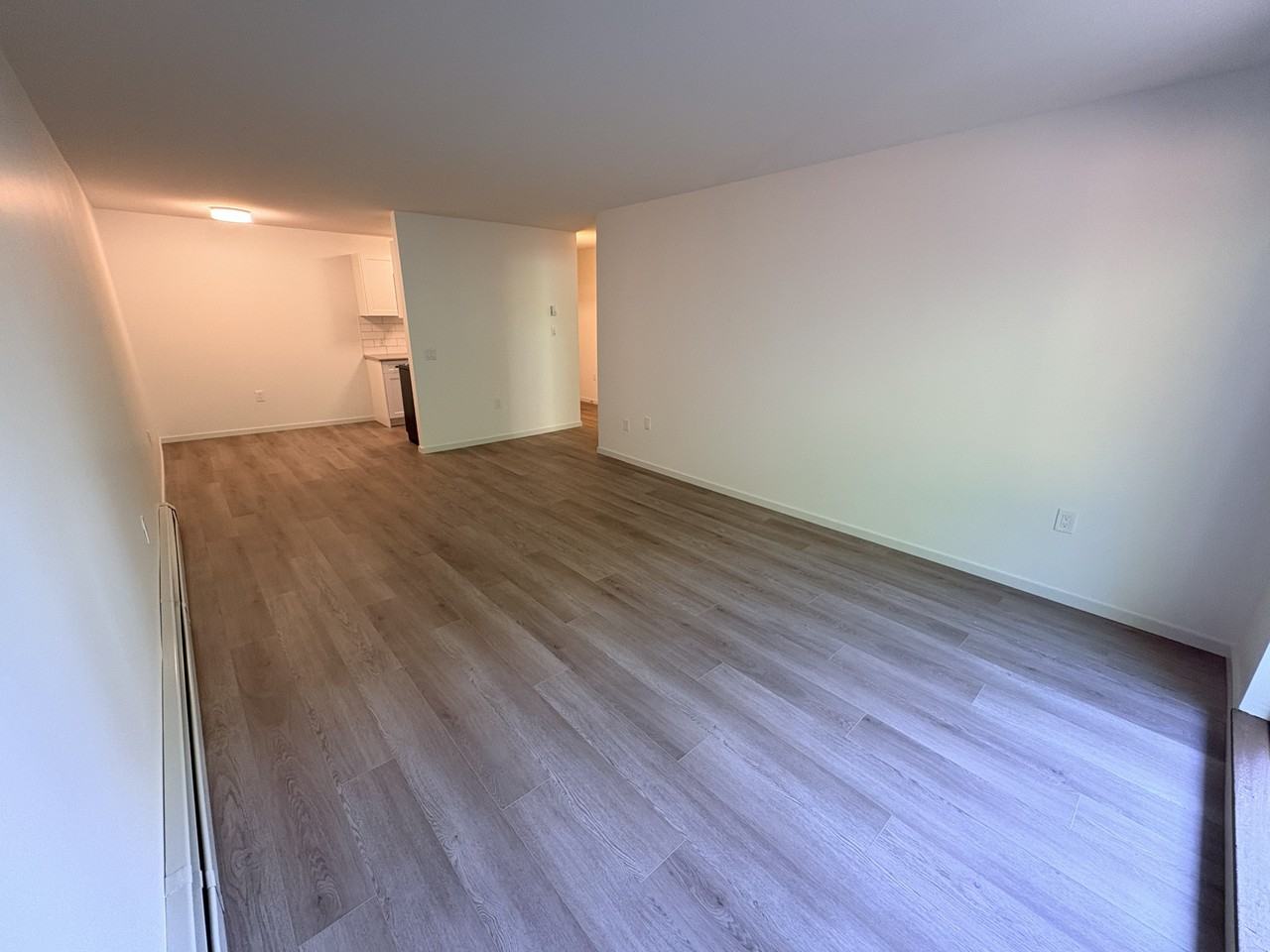CASA DEL MAR APARTMENTS - Photo 7 of 36