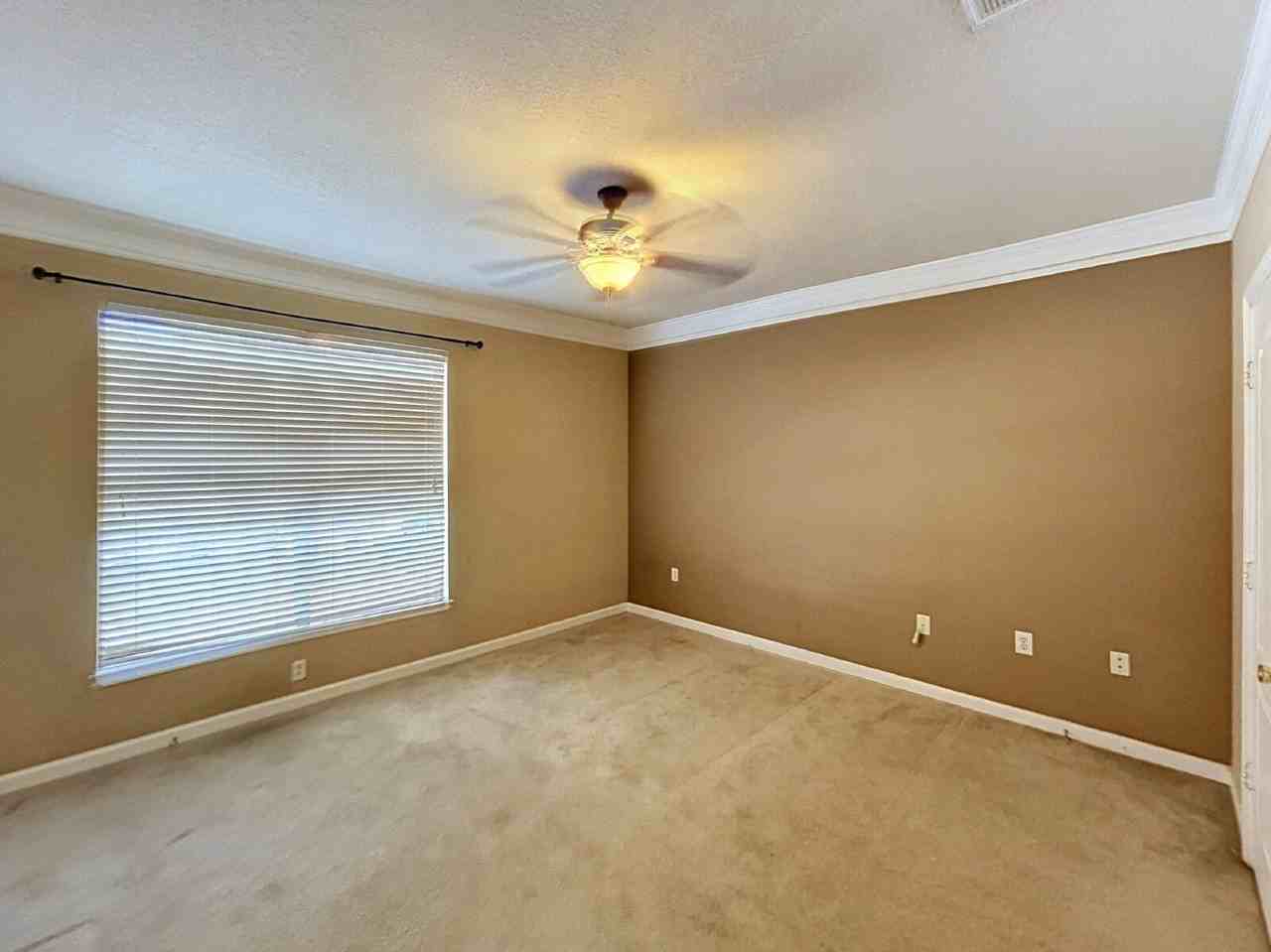 10471 Villa View Cir - Photo 3 of 11