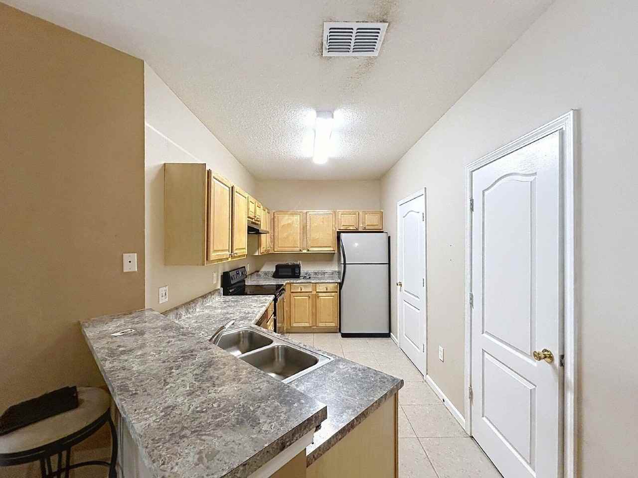 10471 Villa View Cir - Photo 6 of 11