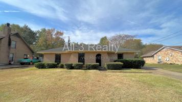 featured image of 561 Dunbarton Rd