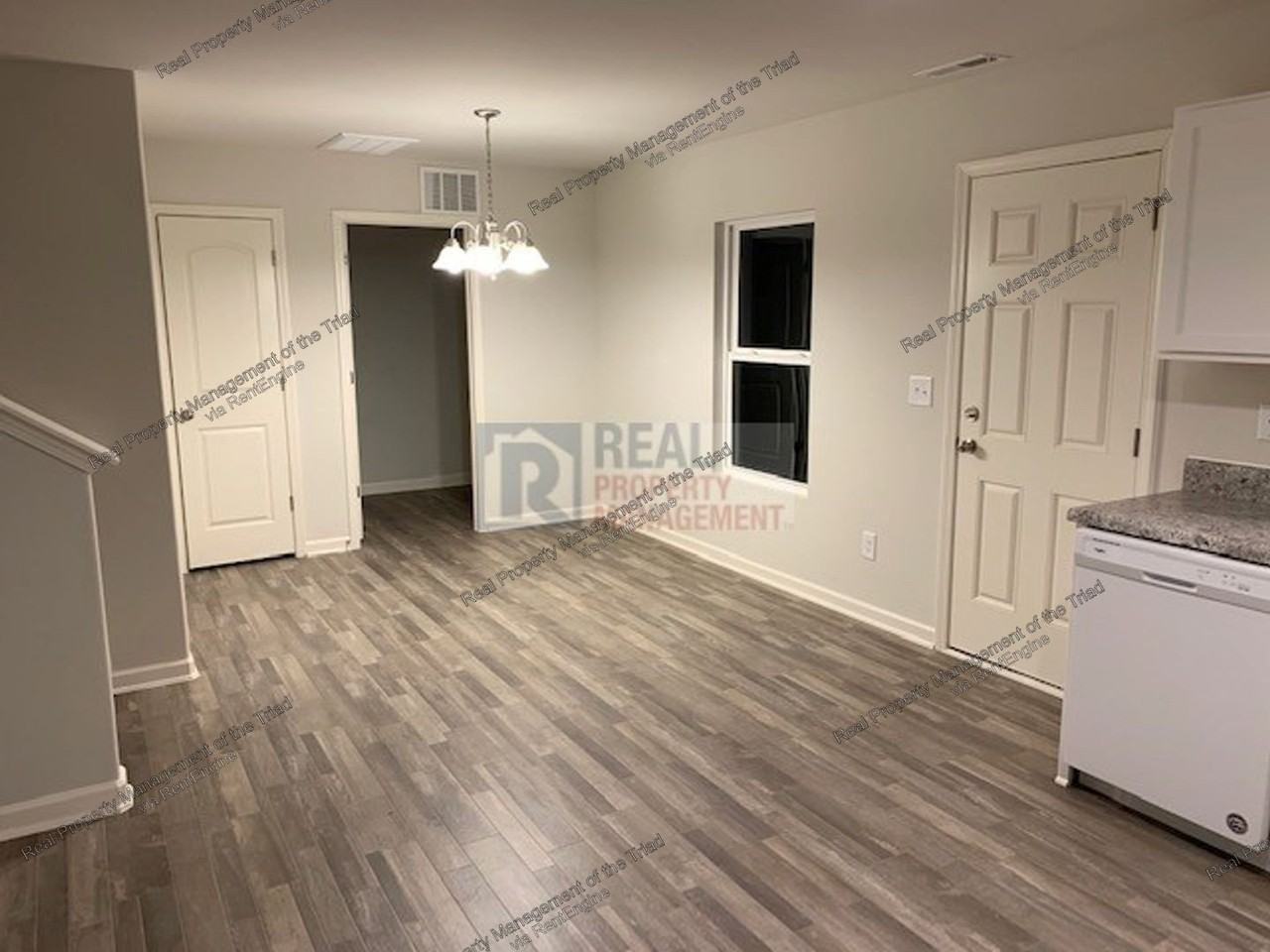 2605 Craftsbury St - Photo 6 of 13