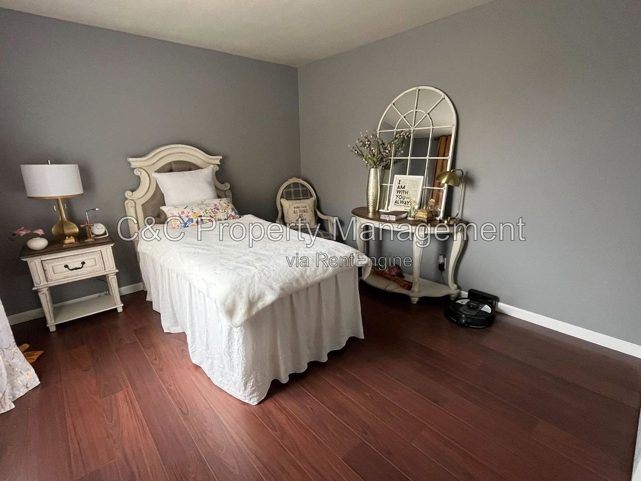 1613 W Swain Rd - Photo 7 of 11