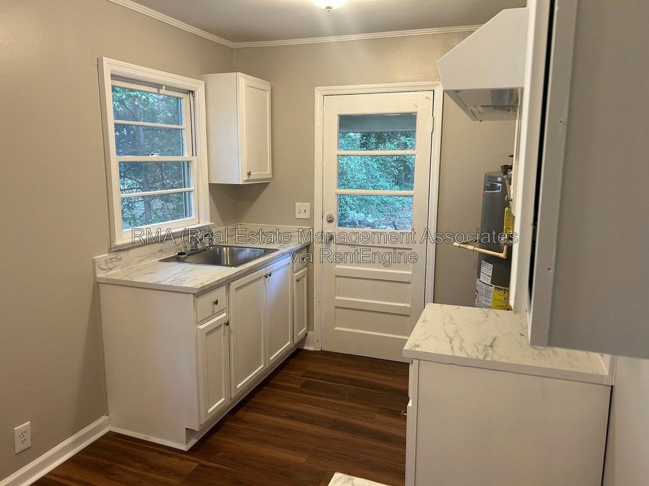 135 Lang St - Photo 2 of 6
