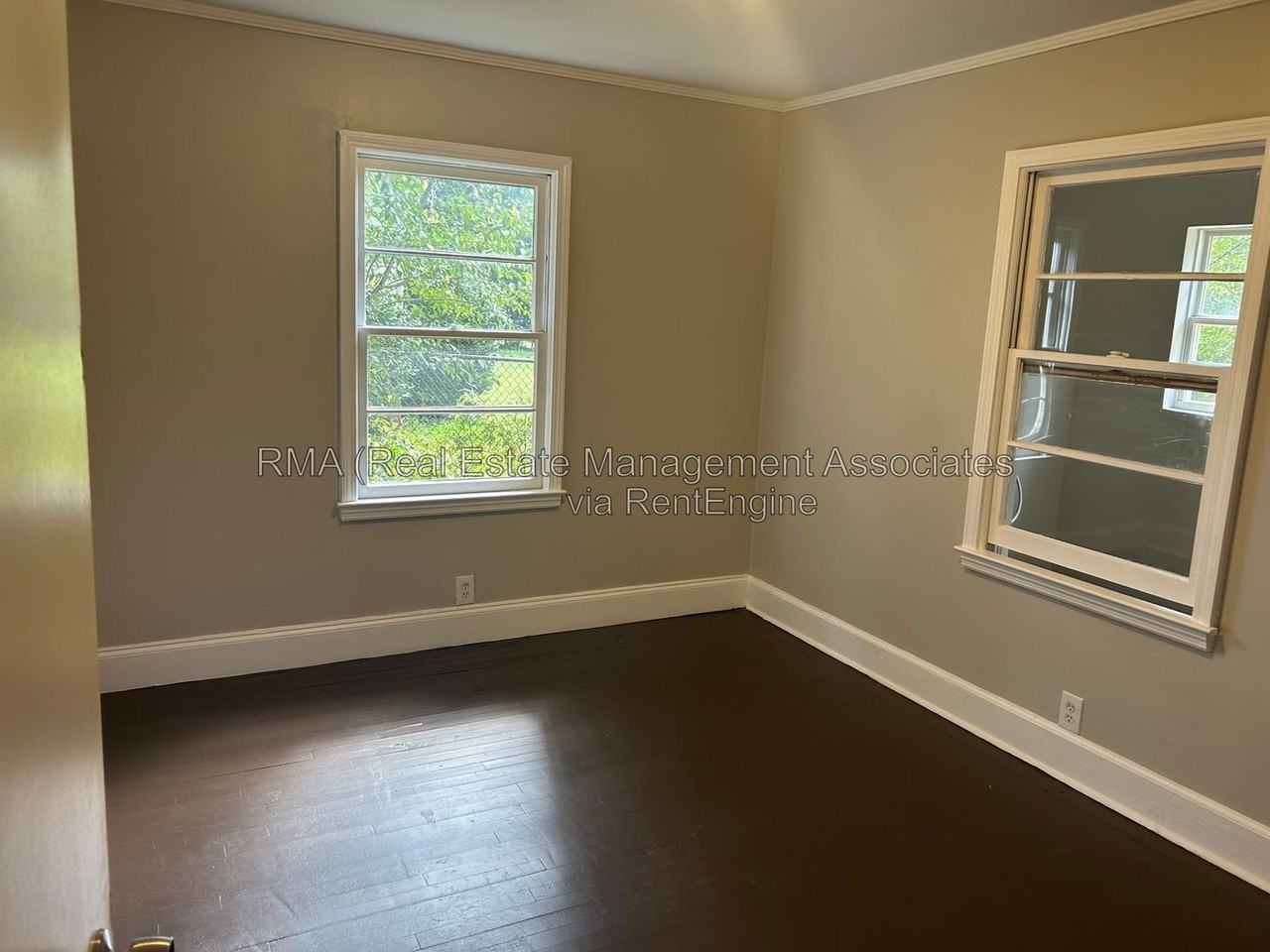 135 Lang St - Photo 6 of 6