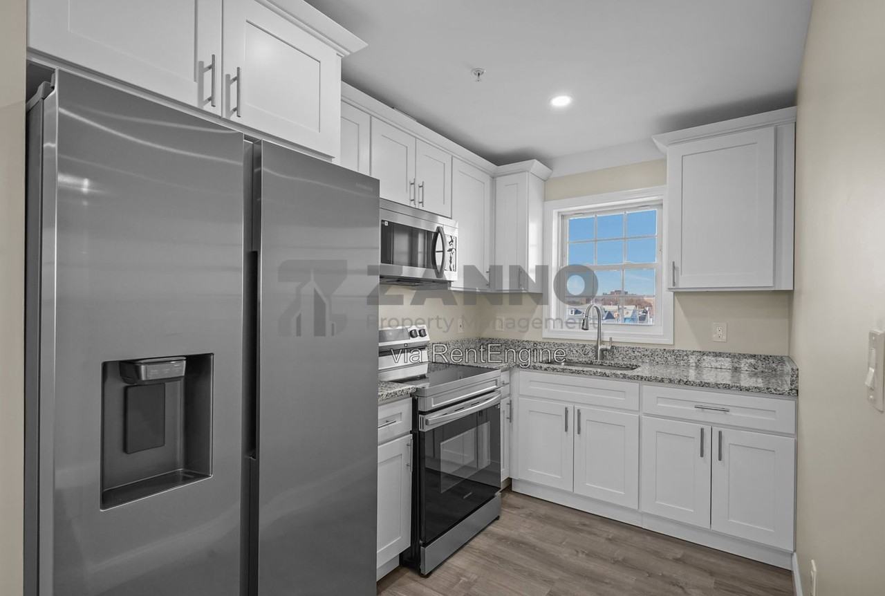 547 Chalkstone Ave #4 - Photo 4 of 22