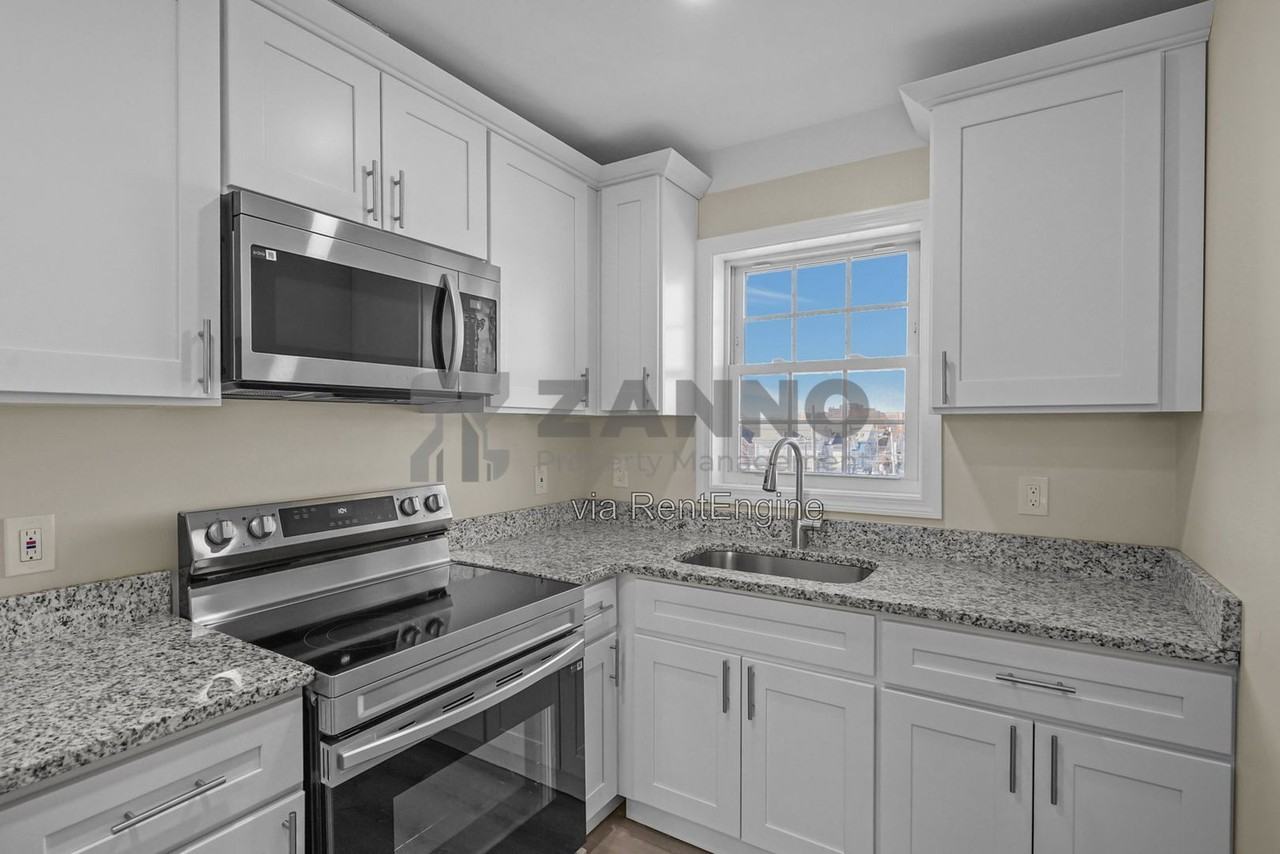547 Chalkstone Ave #4 - Photo 6 of 22