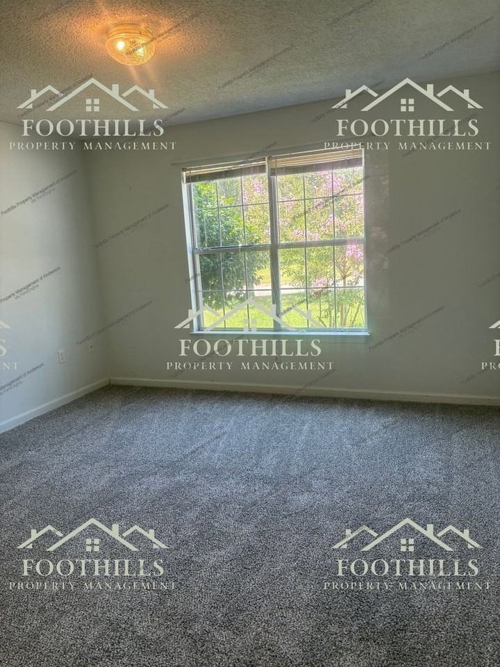 1003 Ravenswood Dr - Photo 6 of 22