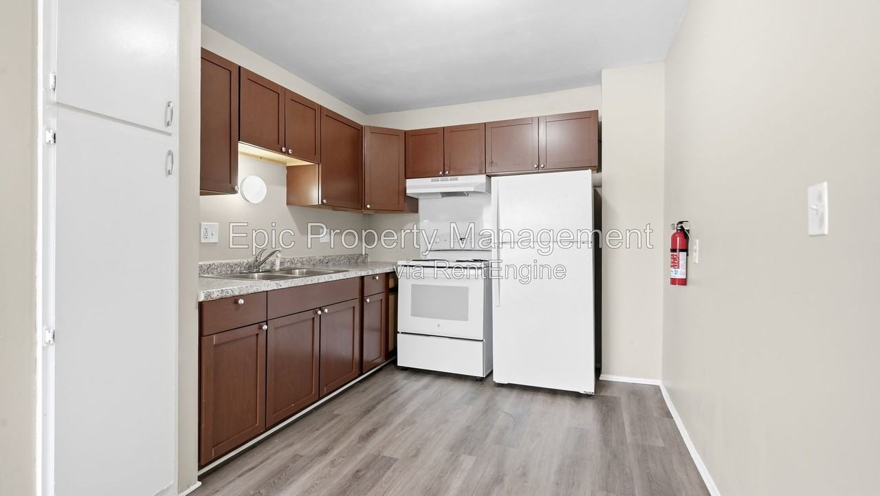 1746 Goddard Rd #2 - Photo 3 of 12