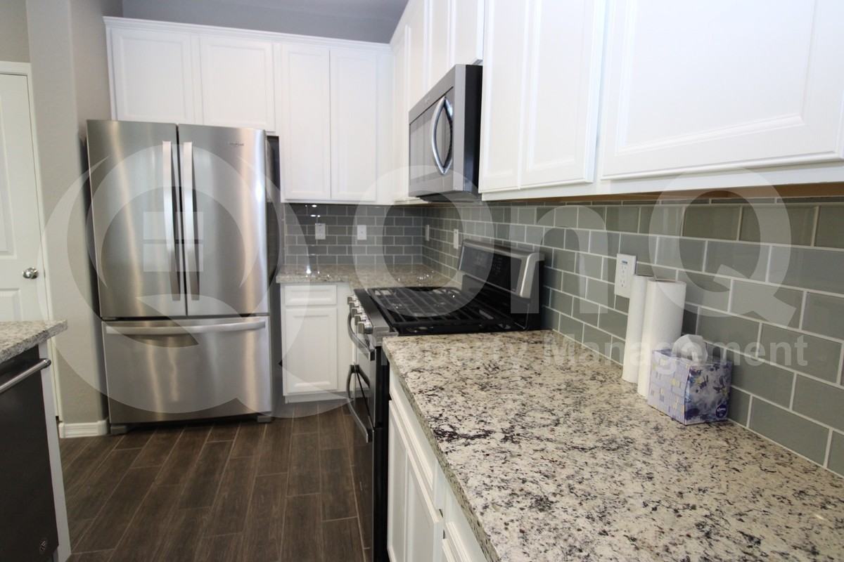 17222 N 9th Pl - Photo 3 of 29