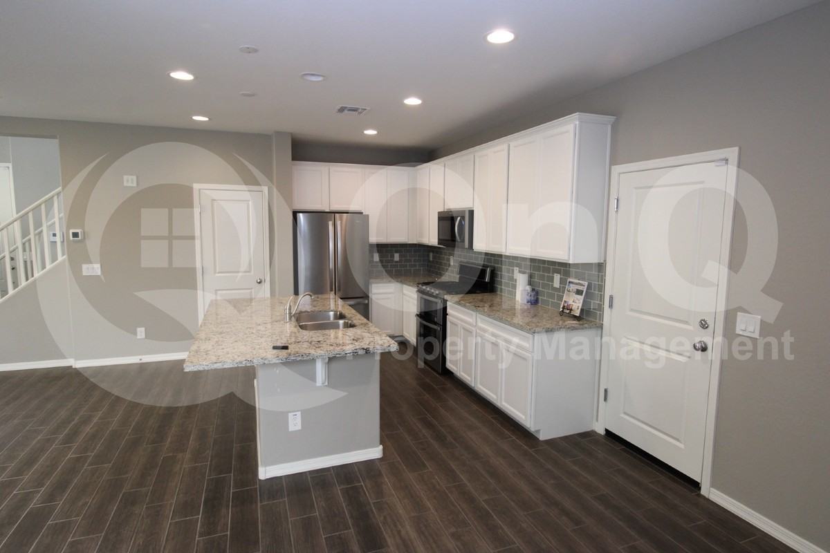 17222 N 9th Pl - Photo 4 of 29