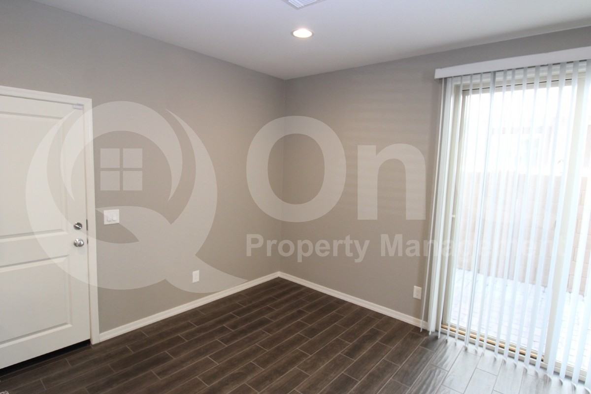 17222 N 9th Pl - Photo 7 of 29
