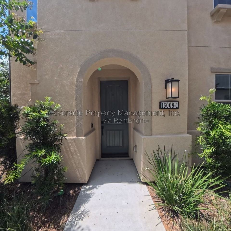 16008 Jamie Ln #1 - Photo 3 of 41