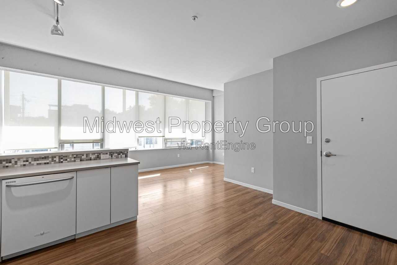 4100 Lindell Blvd #201 - Photo 3 of 20
