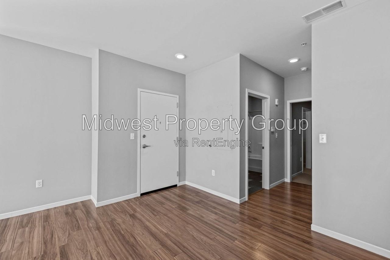 4100 Lindell Blvd #201 - Photo 4 of 20