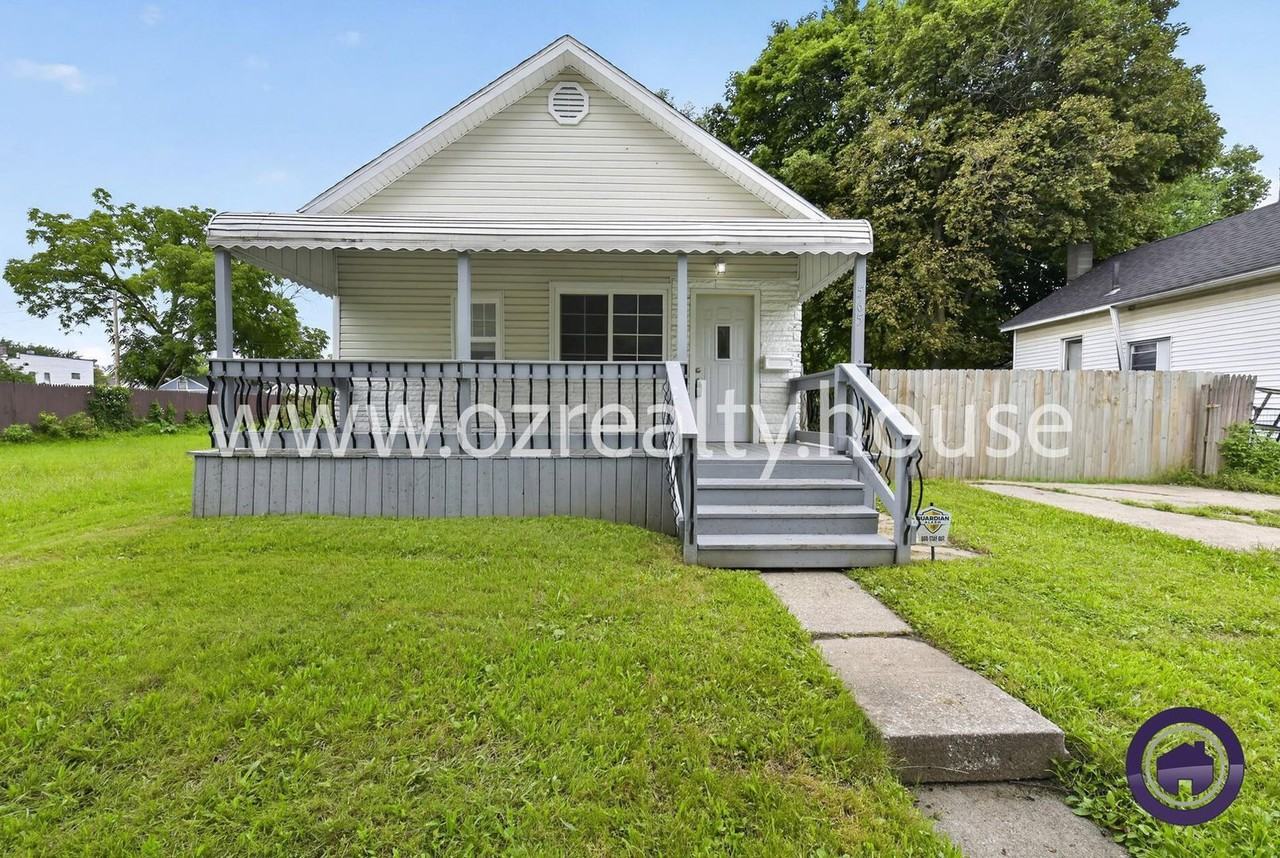 565 Viking St