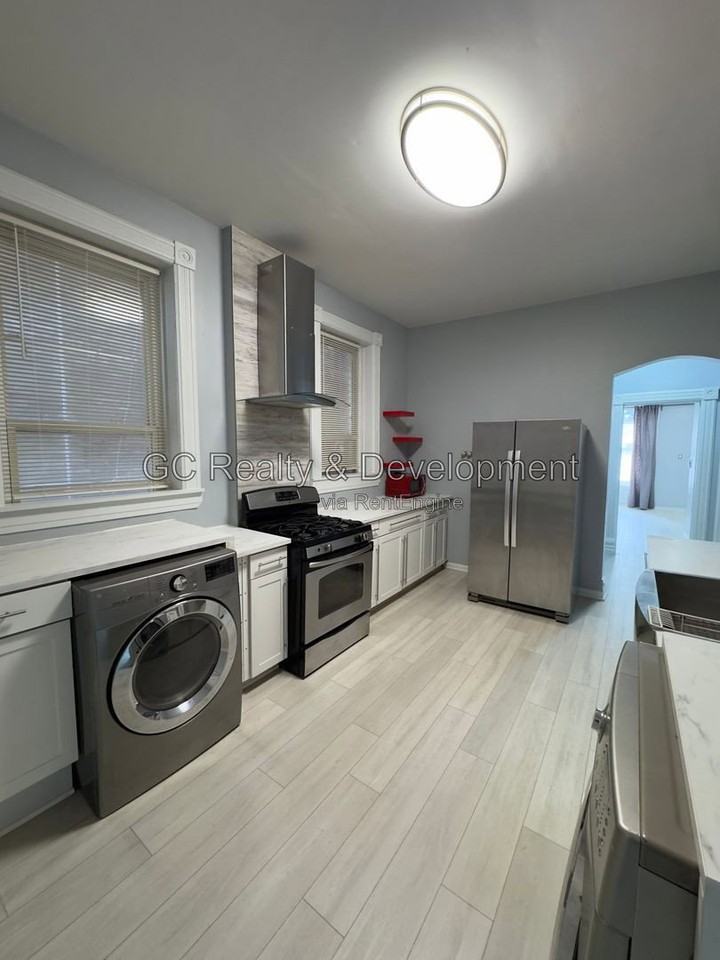 2307 S Leavitt St #1 - Photo 3 of 14