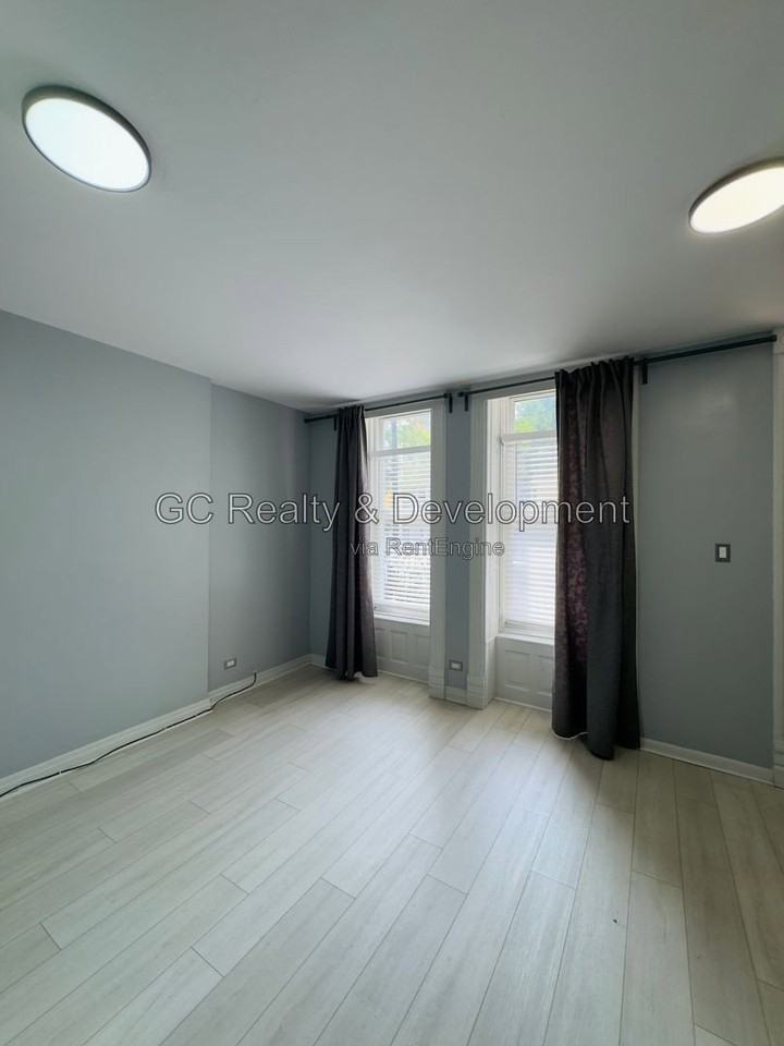 2307 S Leavitt St #1 - Photo 5 of 14