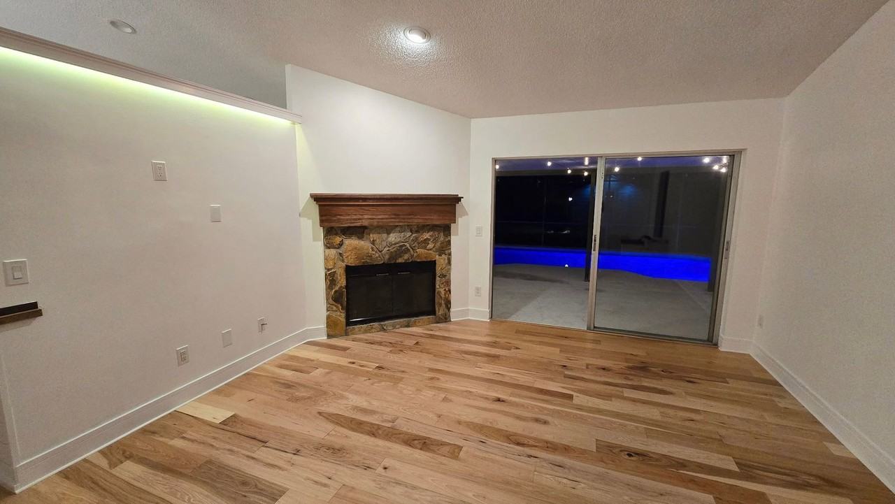 211 N Cervidae Dr - Photo 2 of 19