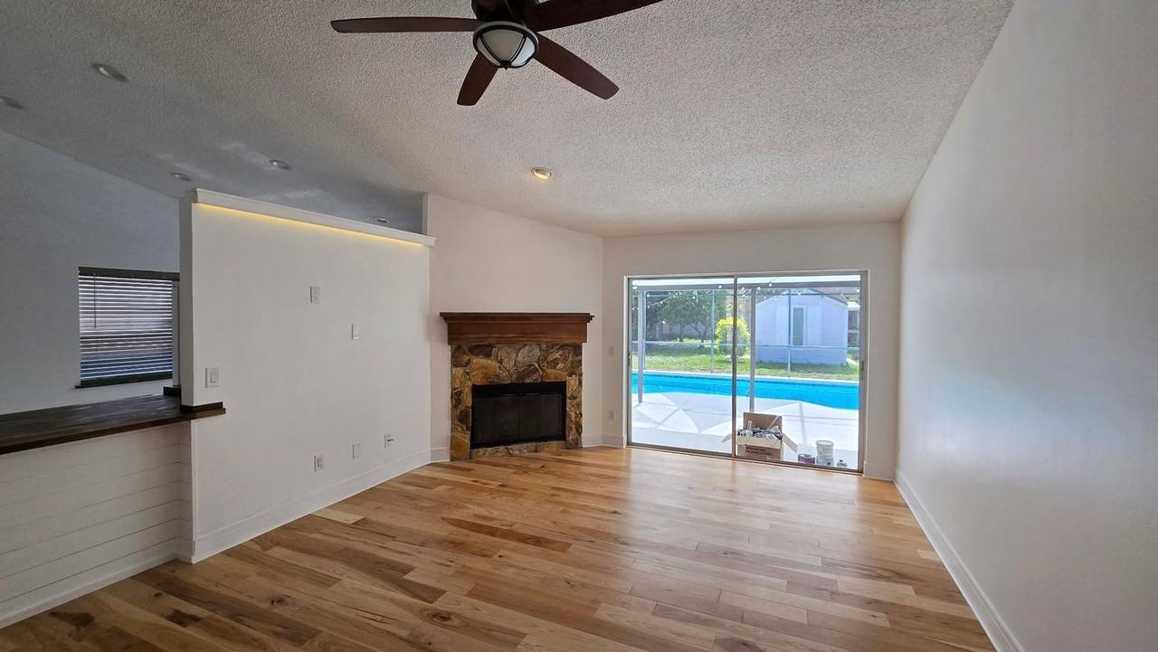 211 N Cervidae Dr - Photo 3 of 19