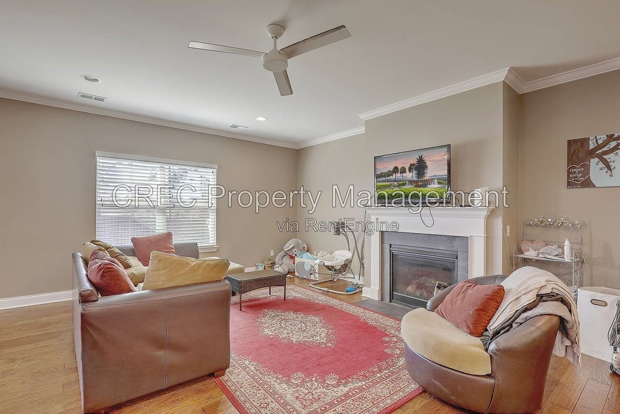 1157 Leary St - Photo 4 of 32