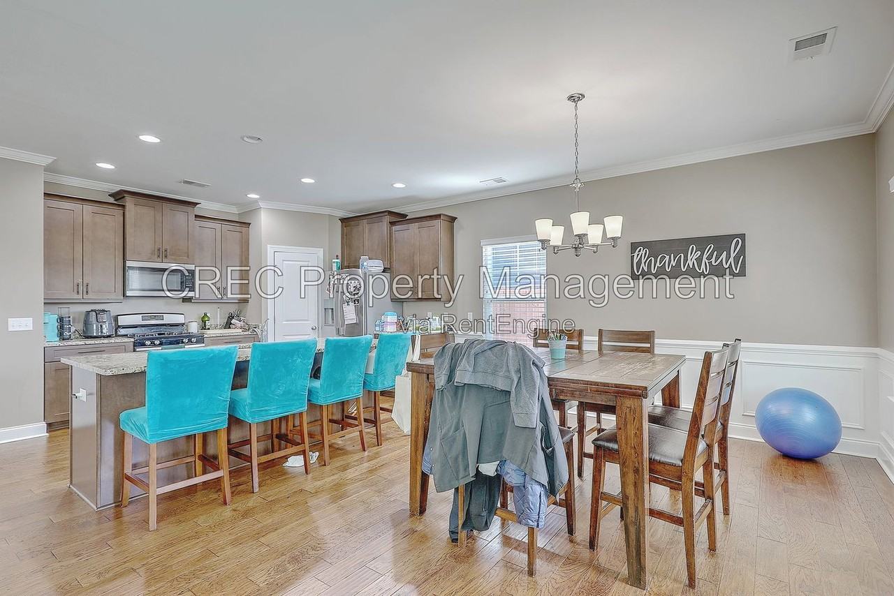 1157 Leary St - Photo 7 of 32