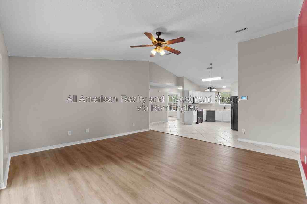 216 Lustan Dr - Photo 7 of 27