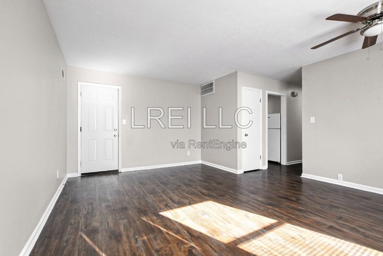 3316 Noe Way #8 - Photo 3 of 14