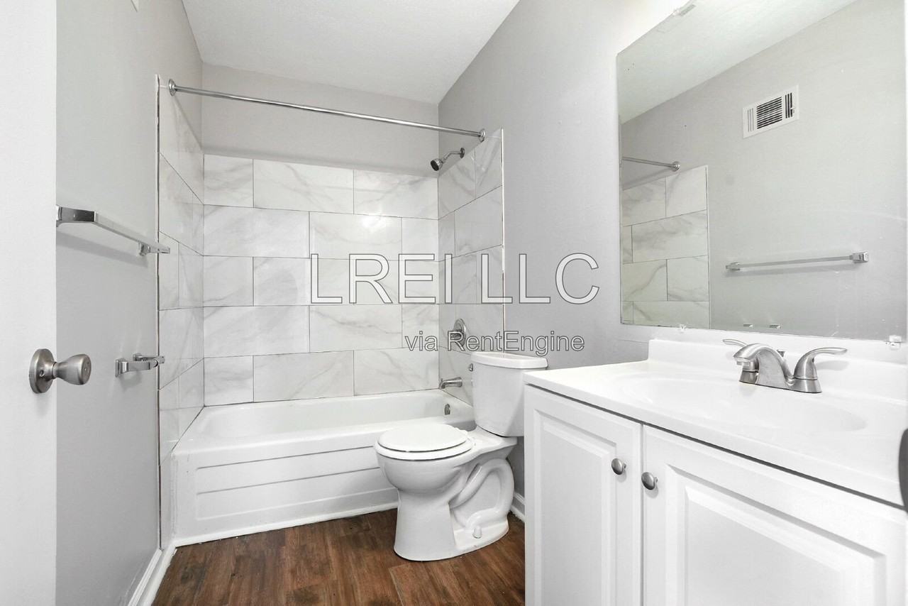 3316 Noe Way #8 - Photo 6 of 14