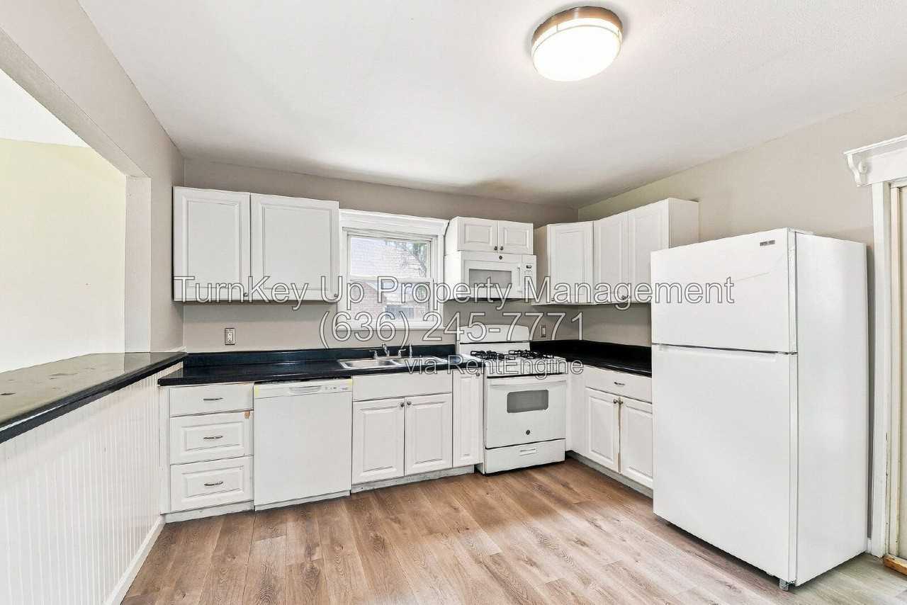 257 Connolly Dr - Photo 3 of 16