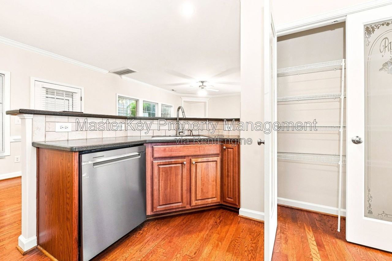 725 Keystone Park Dr - Photo 3 of 34