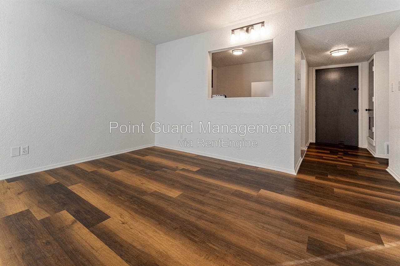 1500 Oxford Pl #1500-13 - Photo 2 of 27