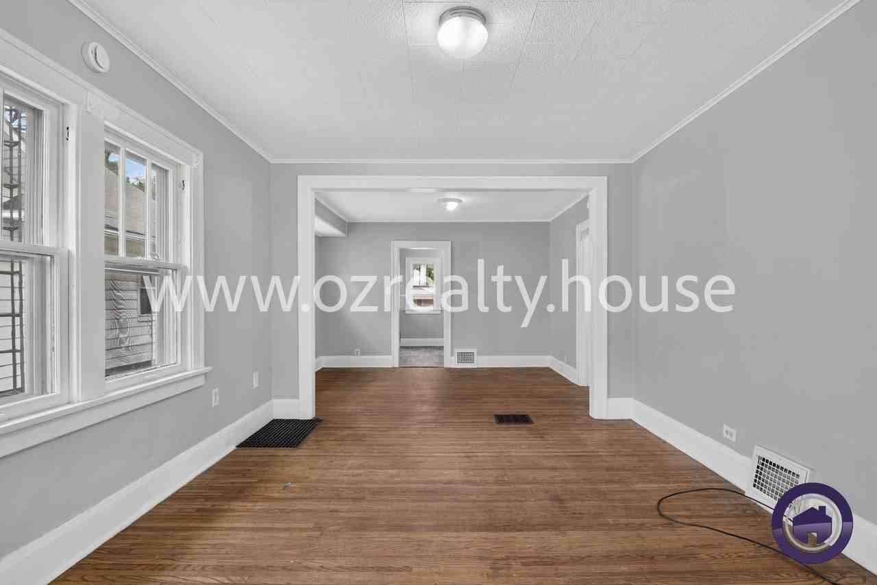 3644 Leybourn Ave - Photo 5 of 18