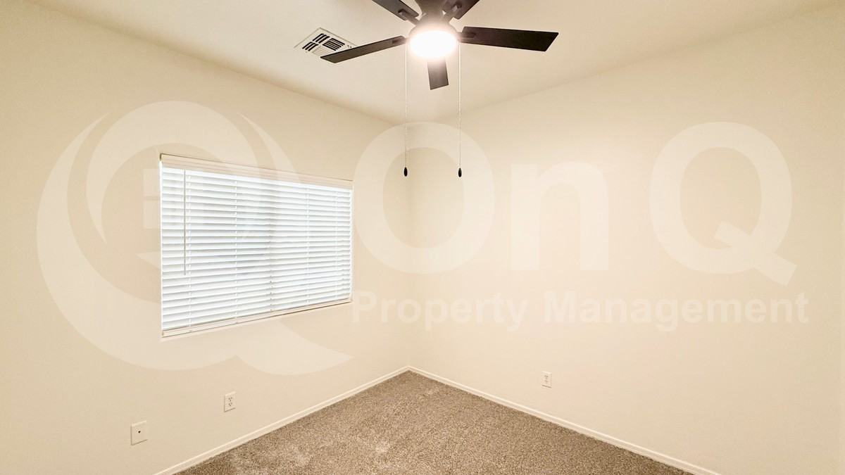 807 W Sunset Dr - Photo 3 of 37