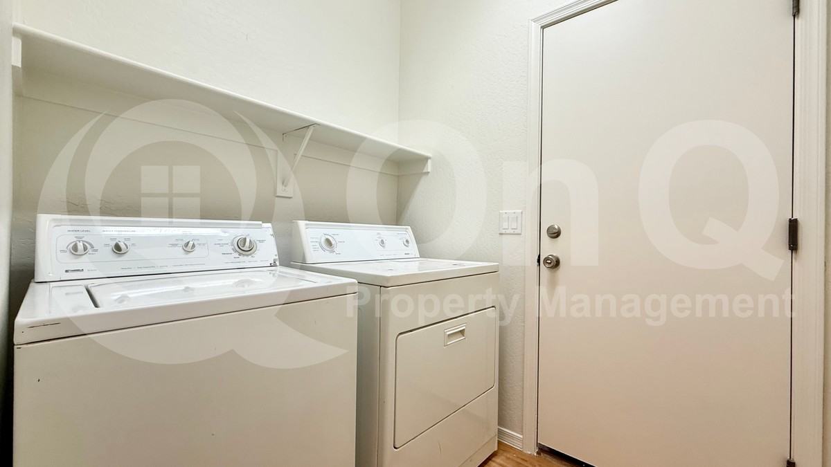 807 W Sunset Dr - Photo 6 of 37