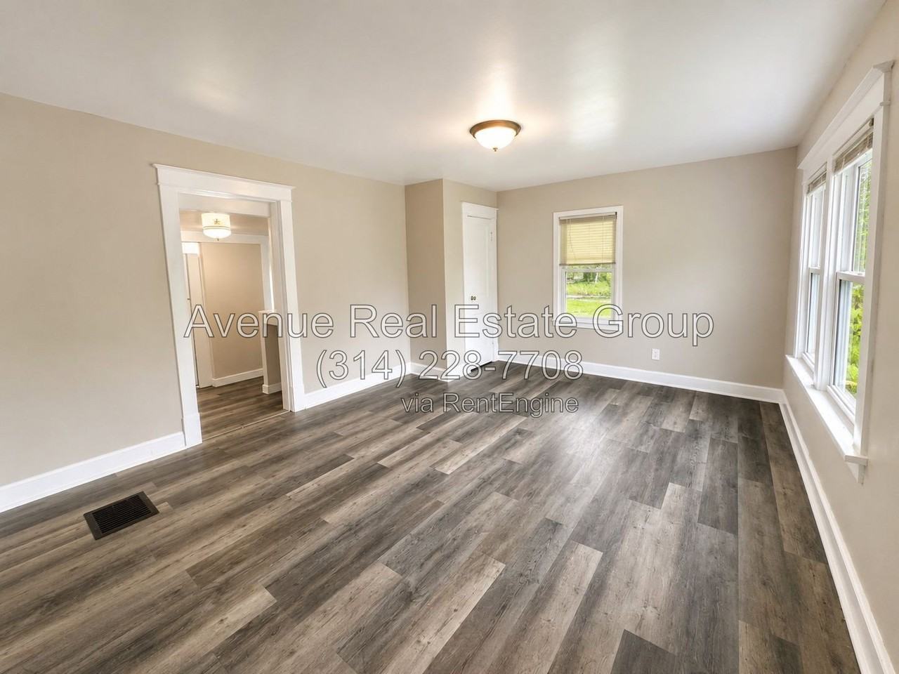 8011 Ellerton Ave - Photo 3 of 10