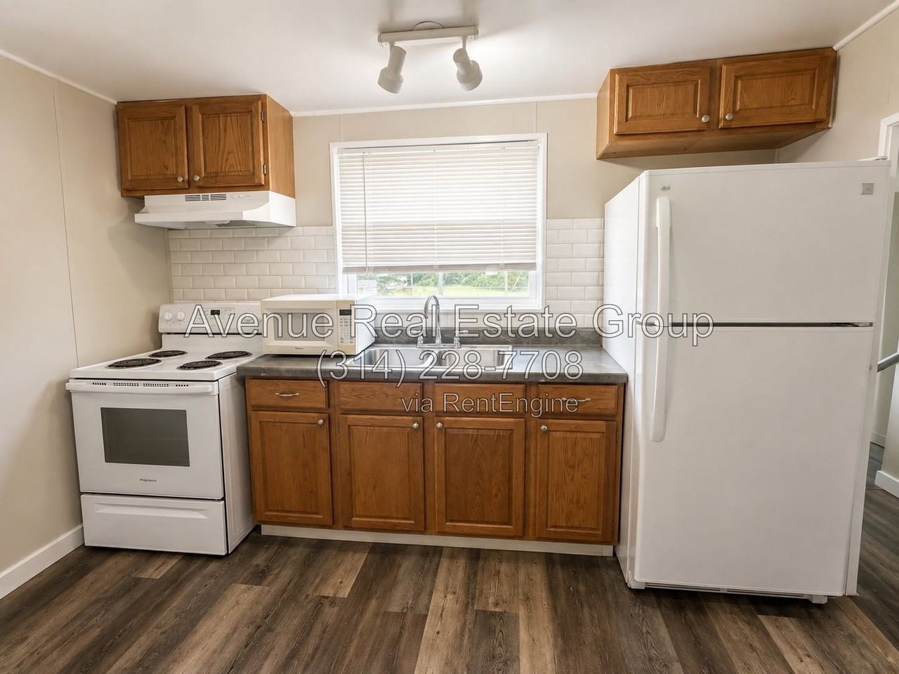 8011 Ellerton Ave - Photo 5 of 10