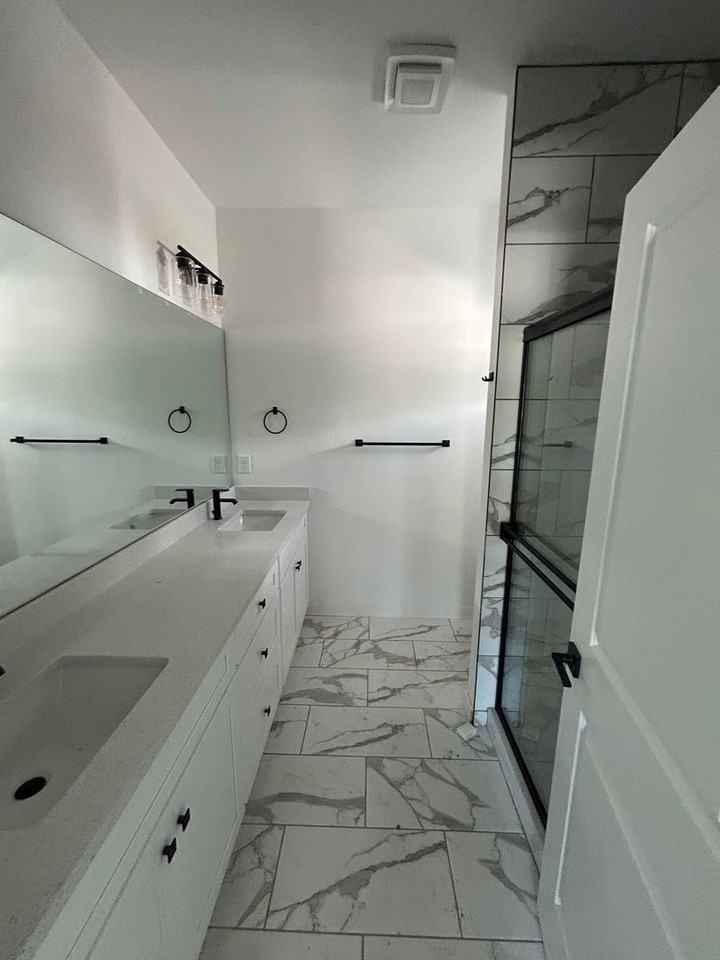 1112 Bismarck Rd - Photo 3 of 34