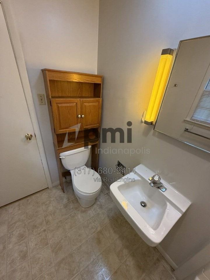 1204 N Lincoln St - Photo 7 of 39