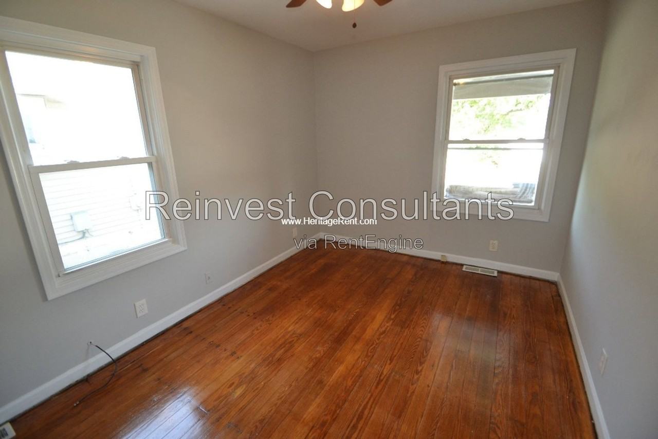 7116 Dillward Ave - Photo 3 of 8