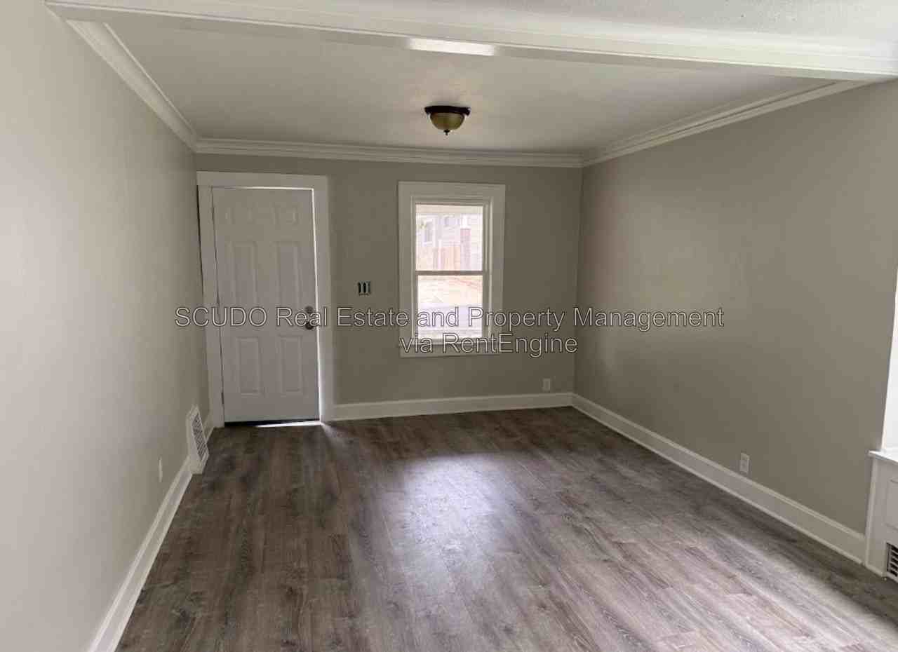 2723 Lathrop Ave - Photo 6 of 23