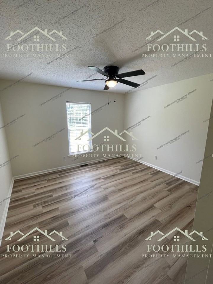 1950 Shackleburg Rd - Photo 5 of 12